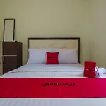 RedDoorz near Politeknik Negeri Medan