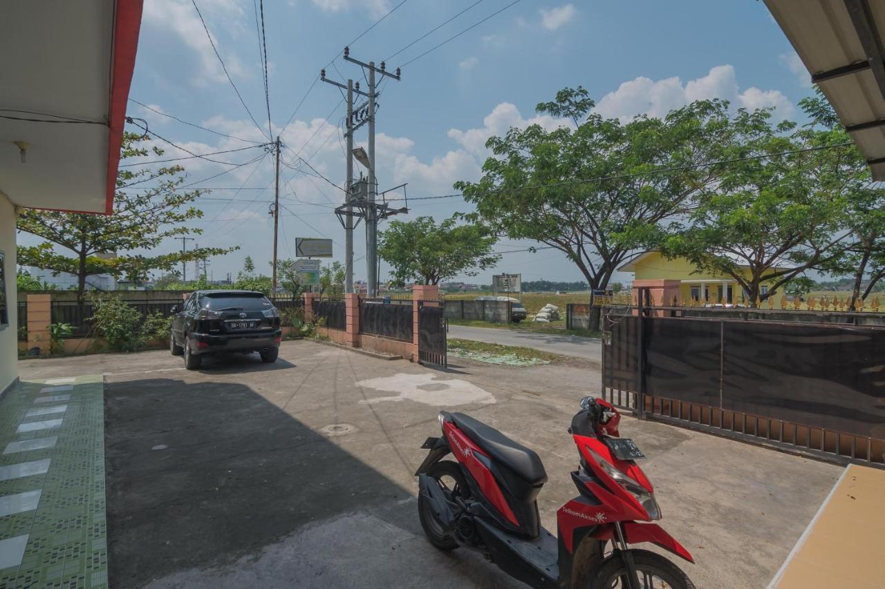 Reddoorz Near Politeknik Negeri 2*